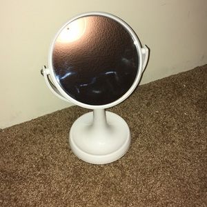 vanity mirror